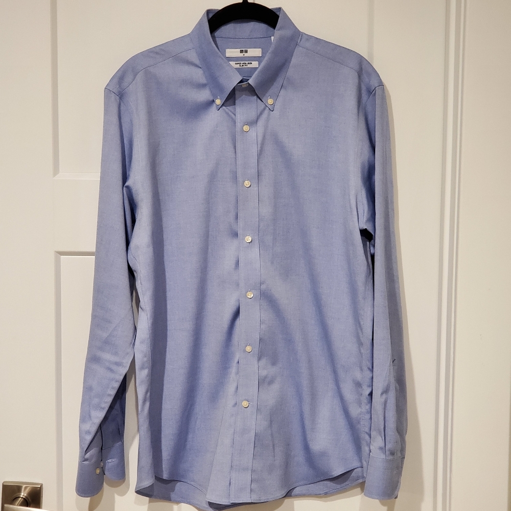 Uniqlo Men's Slim Fit No Iron Blue Button Down Dress Shirt